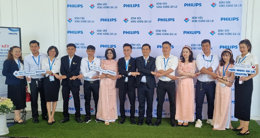 Đội ngũ y-bác sĩ Bệnh viện Hùng Vương Gia Lai. Ảnh: Hà Phương