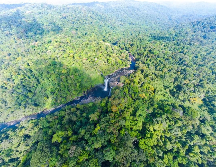 Hệ sinh thái rừng Khu Bảo tồn thiên nhiên Kon Chư Răng (xã Sơn Lang, huyện Kbang, Gia Lai) nhìn từ trên cao. Ảnh: Lê Nam