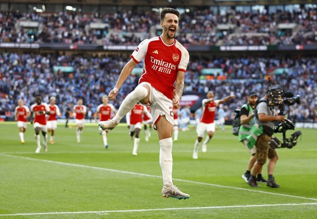 Niềm vui của Arsenal sau chiến thắng. (Nguồn: Reuters)