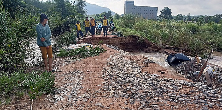 Mưa lớn đã làm thiệt hại rất nặng tại huyện Tánh Linh. Ảnh: PP Mưa lớn đã làm thiệt hại rất nặng tại huyện Tánh Linh. Ảnh: PP