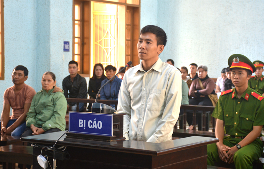 Bị cáo Võ Duy Phú bị Tòa án nhân dân tỉnh tuyên phạt 16 năm tù về tội “Giết người. Ảnh: Hoàng Kỳ