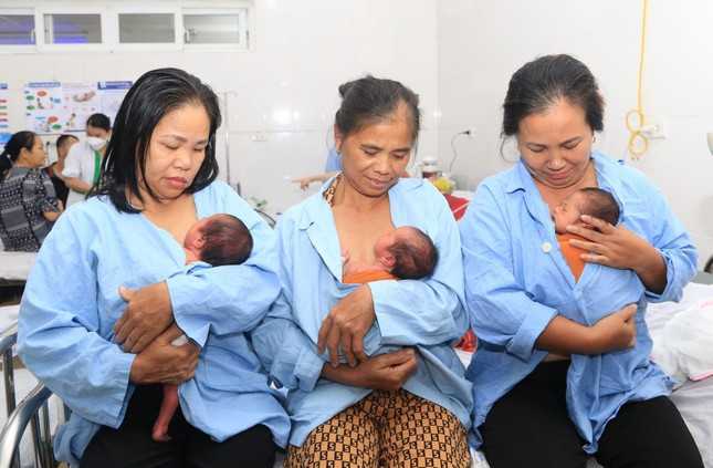 Niềm vui hân hoan của các gia đình. Niềm vui hân hoan của các gia đình.