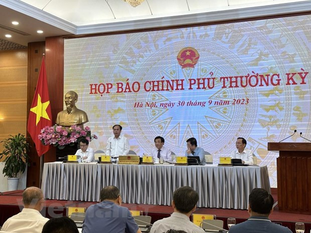 Thứ trưởng Bộ Xây dựng Nguyễn Văn Sinh chia sẻ tại họp báo. (Ảnh: PV/Vietnam+) Thứ trưởng Bộ Xây dựng Nguyễn Văn Sinh chia sẻ tại họp báo. (Ảnh: PV/Vietnam+)