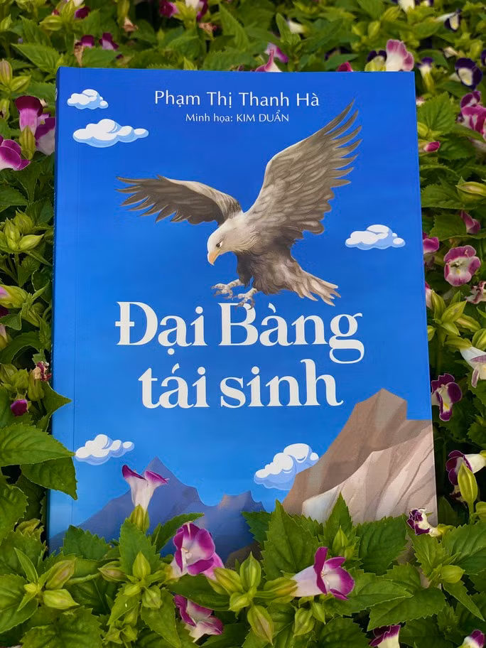 Cuốn sách "Đại bàng tái sinh" của của tác giả Phạm Thị Thanh Hà