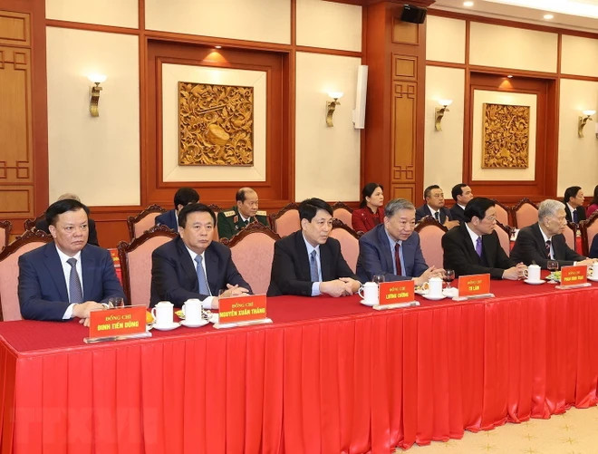 Các lãnh đạo, nguyên lãnh đạo Đảng và Nhà nước dự chúc Tết. (Ảnh: Trí Dũng/TTXVN) Các lãnh đạo, nguyên lãnh đạo Đảng và Nhà nước dự chúc Tết. (Ảnh: Trí Dũng/TTXVN)