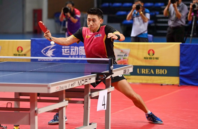 Anh Tú thắng nhà vô địch SEA Games, Mỹ Trang lại đăng quang giải bóng bàn quốc gia - Ảnh 2. Nguyễn Anh Tú thắng đàn em. Ảnh: DUY LINH