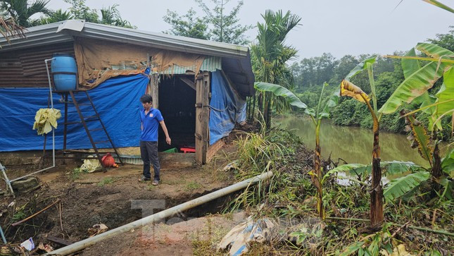 Sinh kế của người dân bị cuốn trôi do vỡ hồ. Sinh kế của người dân bị cuốn trôi do vỡ hồ.