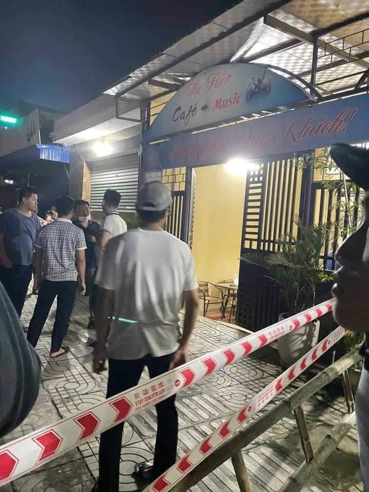 Cơ quan chức năng phong toả hiện trường, điều tra nguyên nhân vụ việc. Ảnh: Page Hải Phòng