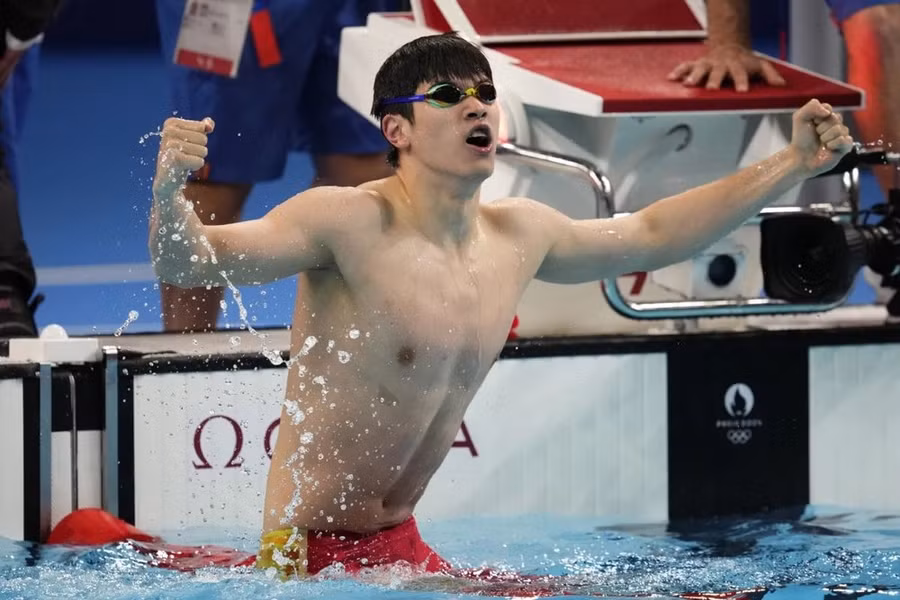 Pan Zhanle giành huy chương Vàng ở Olympic Paris 2024. (Nguồn: AP)