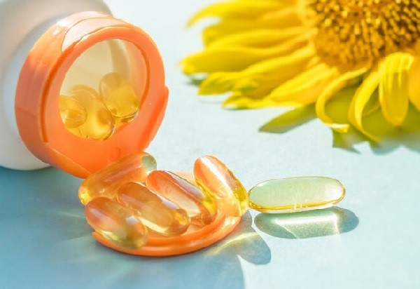 Sử dụng viên uống chống nắng bao lâu để có hiệu quả ? - Ảnh 1. Viên uống chống nắng cần dùng đúng liều lượng theo hướng dẫn của nhà sản xuất. Ảnh: BỆNH VIỆN 108