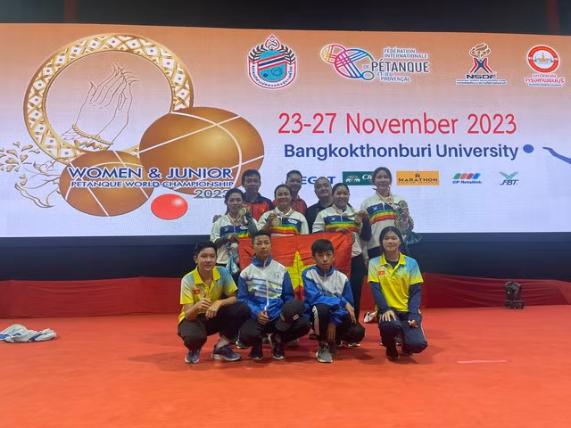 Đội tuyển bi sắt Việt Nam đoạt 1 HCV, 1 HCB giải bi sắt vô địch nữ thế giới. Ảnh: ĐOÀN TUẤN ANH