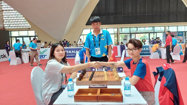 Tôn Nữ Hồng Ân (phải) bất bại trước đối thủ Thái Lan. Ảnh: Minh Thắng Tôn Nữ Hồng Ân (phải) bất bại trước đối thủ Thái Lan. Ảnh: Minh Thắng