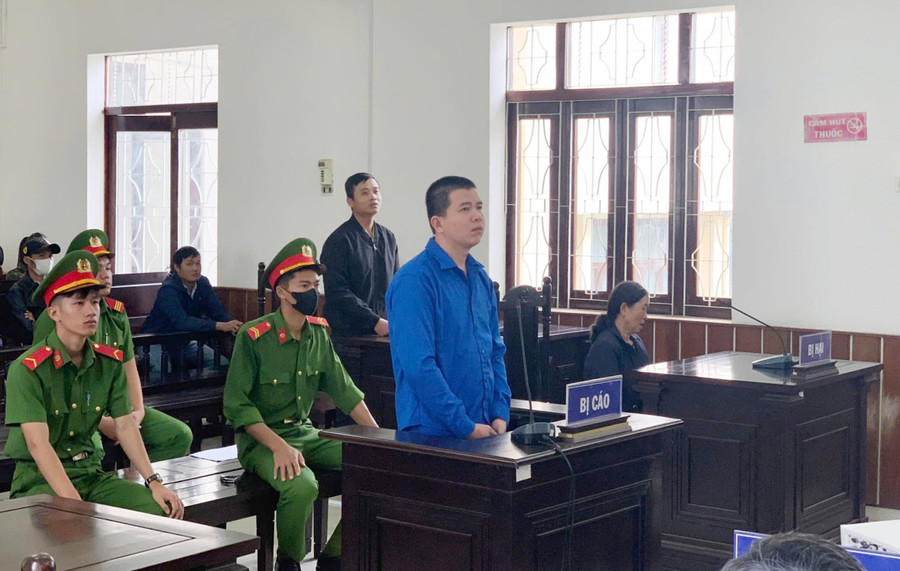 Bị cáo Nguyễn Tấn Tài tại phiên xét xử. Ảnh: HB