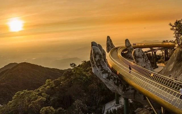 Cầu Vàng biểu tượng điểm đến của du lịch Đà Nẵng. Ảnh: TN