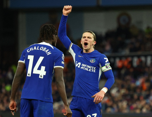 Cả Gallagher và Chalobah đều không có chỗ ở Chelsea mùa này. Cả Gallagher và Chalobah đều không có chỗ ở Chelsea mùa này.