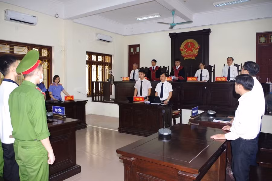 Phiên tòa xét xử các bị cáo trong vụ án mua bán trái phép ma túy từ Lào về Việt Nam