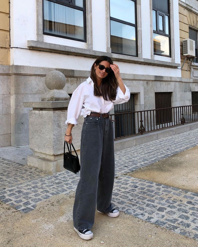 Nếu bạn muốn có một cái nhìn đơn giản, hợp lý, trông đẹp và phong cách, nhiều người sẽ nghĩ đến quần jeans đầu tiên. Ảnh @cphfw Nếu bạn muốn có một cái nhìn đơn giản, hợp lý, trông đẹp và phong cách, nhiều người sẽ nghĩ đến quần jeans đầu tiên. Ảnh @cphfw