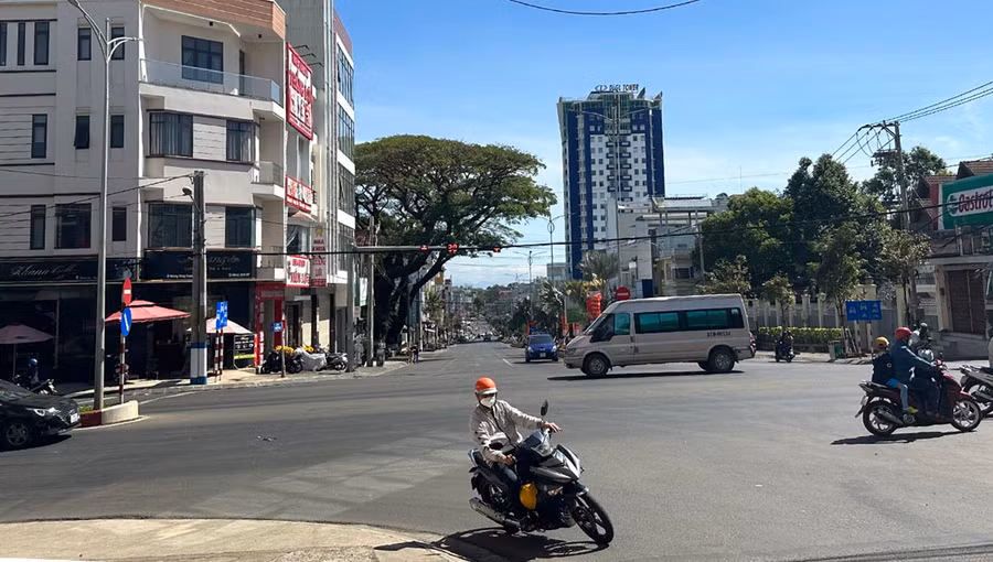 Thời tiết TP. Pleiku ngày nắng gián đoạn. Ảnh: Gia Bảo