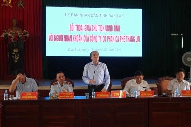 Chủ tịch UBND tỉnh Đắk Lắk đối thoại với người nhận khoán của Công ty Thắng Lợi hồi tháng 8.2023. Ảnh: Hoàng Bình Chủ tịch UBND tỉnh Đắk Lắk đối thoại với người nhận khoán của Công ty Thắng Lợi hồi tháng 8.2023. Ảnh: Hoàng Bình