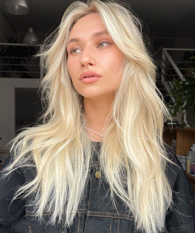 Để tóc có độ trong và trông luôn tươi mới, bạn nên dùng dầu gội và dầu xả chuyên dụng dành cho tóc tẩy, nhuộm và tránh để tóc tiếp xúc với nhiệt độ cao Để tóc có độ trong và trông luôn tươi mới, bạn nên dùng dầu gội và dầu xả chuyên dụng dành cho tóc tẩy, nhuộm và tránh để tóc tiếp xúc với nhiệt độ cao