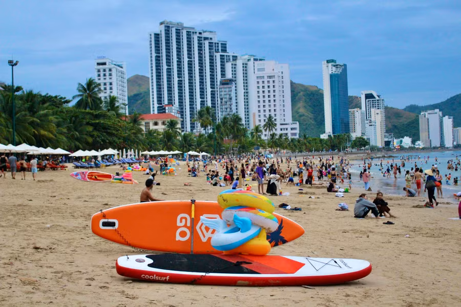 Không đem lại cảm giác mạnh như các môn thể thao trên nước khác, chèo SUP giúp người chơi thư giãn, có thể hòa mình vào thiên nhiên, ngắm nhìn thành phố từ những góc mới. Chính vì thế, nhiều người lựa chọn môn thể thao này để thư giãn. Không đem lại cảm giác mạnh như các môn thể thao trên nước khác, chèo SUP giúp người chơi thư giãn, có thể hòa mình vào thiên nhiên, ngắm nhìn thành phố từ những góc mới. Chính vì thế, nhiều người lựa chọn môn thể thao này để thư giãn.