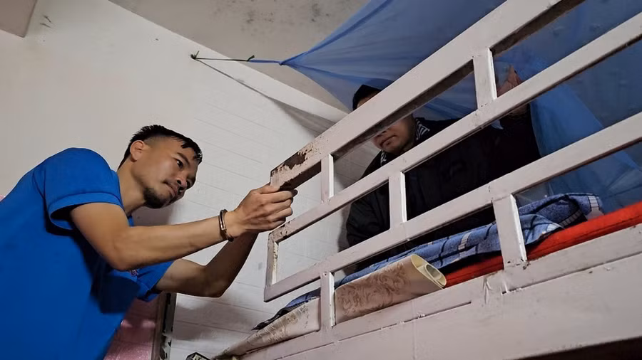 Lập khai nhận cất giấu nhẫn, dây chuyền trong phần rỗng thanh chắn trên gác, nơi đối tượng ngủ