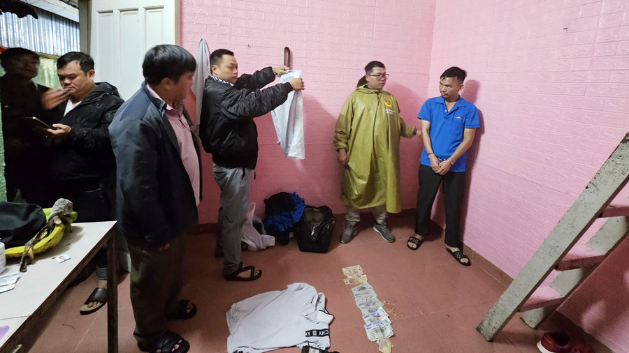 Cơ quan Công an tổ chức khám xét nơi ở Lập phát hiện nhiều tang vật