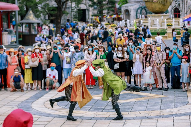 Sau pháo hoa quốc tế, TP.Đà Nẵng tiếp tục tung ra Lễ hội tận hưởng mùa hè - Ảnh 1. TP.Đà Nẵng liên tục tổ chức các hoạt động lễ hội thu hút du khách