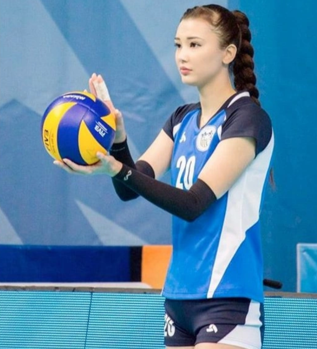 Sabina Altynbekova nổi tiếng nhờ nhan sắc khả ái và tài năng thể thao. Ảnh: INSTAGRAM