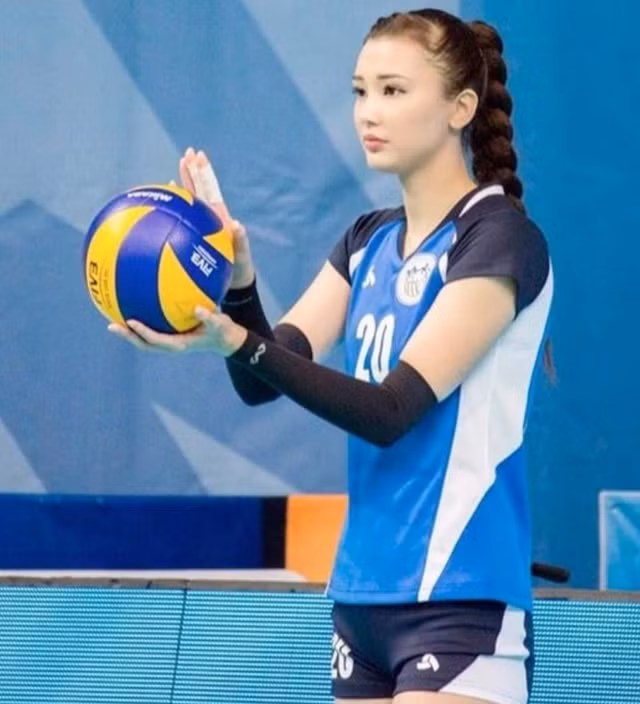 Sabina Altynbekova nổi tiếng nhờ nhan sắc khả ái và tài năng thể thao. Ảnh: INSTAGRAM
