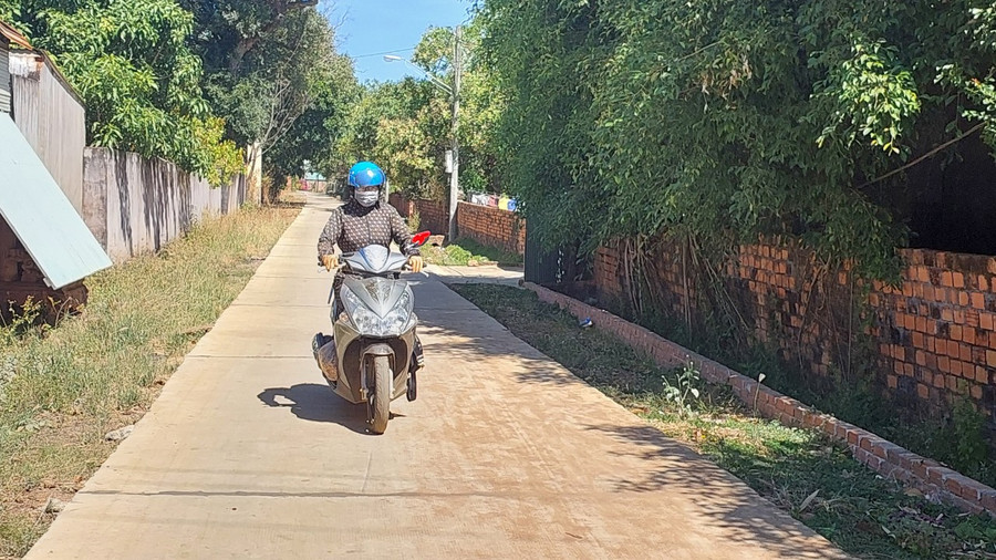 Đường giao thông nội thôn làng Me (xã Ia Piơr, huyện Chư Prông). Ảnh: Nguyễn Diệp