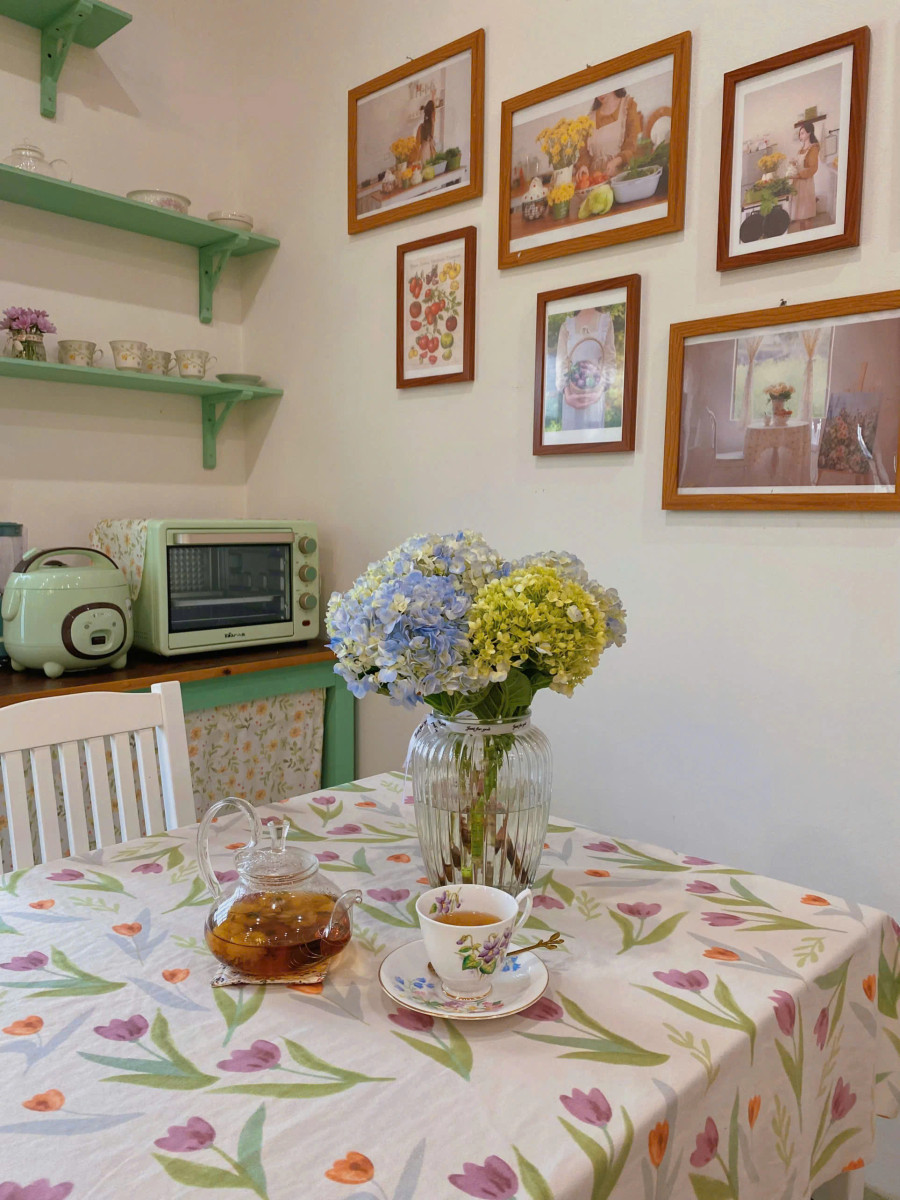 Chủ nhân tự trang trí mọi thứ để... tiết kiệm ngân sách. ẢNH: NVCC Chủ nhân tự trang trí mọi thứ để... tiết kiệm ngân sách. ẢNH: NVCC