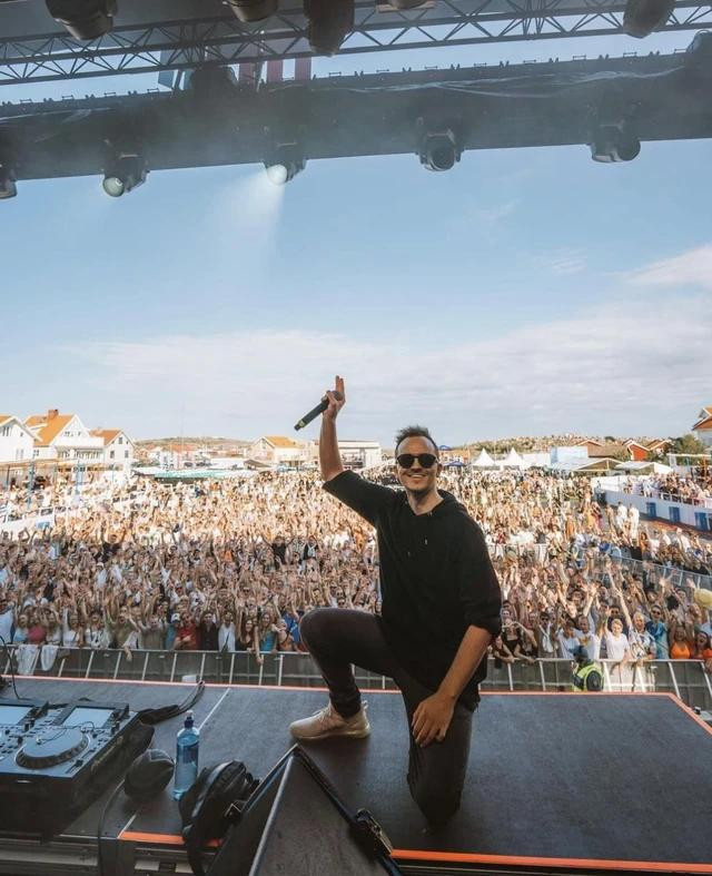 DJ Tungevaag đến từ Na Uy là gương mặt quen thuộc của Tomorrowland - một siêu lễ hội về nhạc điện tử nổi tiếng trên toàn cầu. Ảnh: Facebook nhân vật DJ Tungevaag đến từ Na Uy là gương mặt quen thuộc của Tomorrowland - một siêu lễ hội về nhạc điện tử nổi tiếng trên toàn cầu. Ảnh: Facebook nhân vật