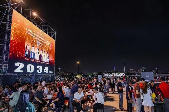 Sự kiện đếm ngược 2023 tại The Global City từng quy tụ dàn nghệ sĩ gạo cội và thành công thu hút hàng nghìn người dân. Ảnh: Masterise Homes Sự kiện đếm ngược 2023 tại The Global City từng quy tụ dàn nghệ sĩ gạo cội và thành công thu hút hàng nghìn người dân. Ảnh: Masterise Homes