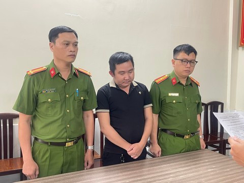 Lại Chí Thành tại cơ quan công an.