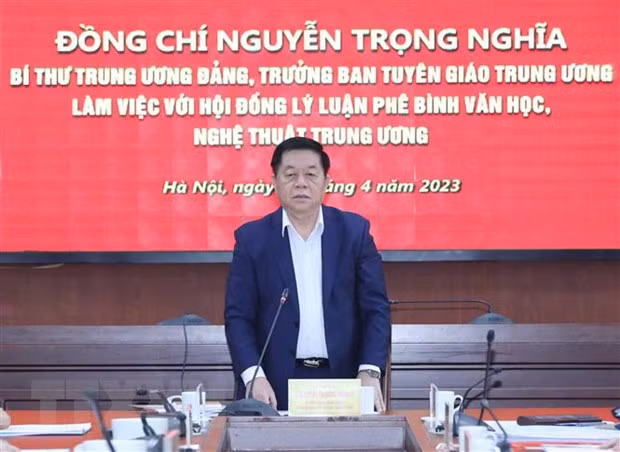 Trưởng Ban Tuyên giáo Trung ương Nguyễn Trọng Nghĩa phát biểu chỉ đạo buổi làm việc. (Ảnh: Phương Hoa/TTXVN)
