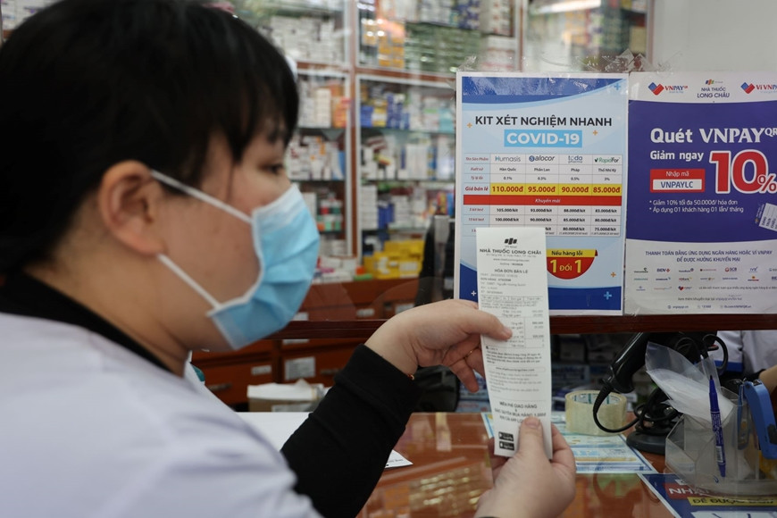 Người dân được tiếp cận thuốc với giá hợp lý. Ảnh nguồn qdnd Người dân được tiếp cận thuốc với giá hợp lý. Ảnh nguồn qdnd