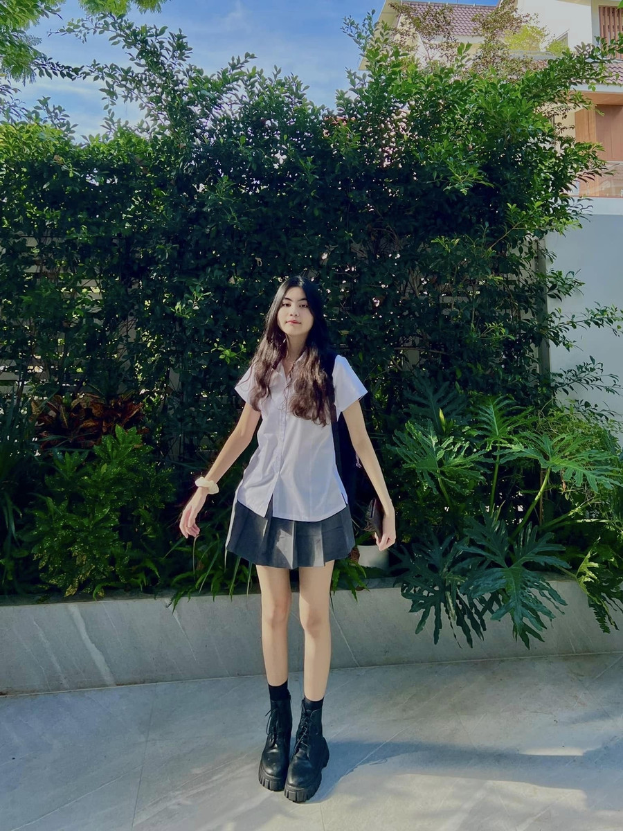 Không khó để nhận ra Hạt Dẻ mang vẻ đẹp kiêu sa, sắc sảo như 1 cô tiểu thư quyền quý. Không khó để nhận ra Hạt Dẻ mang vẻ đẹp kiêu sa, sắc sảo như 1 cô tiểu thư quyền quý.