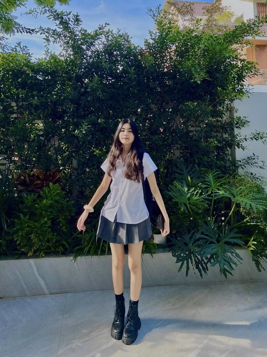 Không khó để nhận ra Hạt Dẻ mang vẻ đẹp kiêu sa, sắc sảo như 1 cô tiểu thư quyền quý. Không khó để nhận ra Hạt Dẻ mang vẻ đẹp kiêu sa, sắc sảo như 1 cô tiểu thư quyền quý.