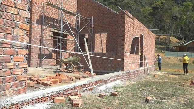 Tổ 371 kiểm tra, xử lý vi phạm pháp luật trong các lĩnh vực đất đai, xây dựng. Ảnh: Đức Nhật