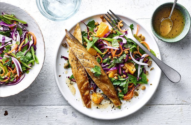 Món cá có thể giúp bạn ngăn ngừa bớt nguy cơ đột quỵ, đau tim, bệnh mạch vành... do di truyền - Ảnh minh họa từ Internet Món cá có thể giúp bạn ngăn ngừa bớt nguy cơ đột quỵ, đau tim, bệnh mạch vành... do di truyền - Ảnh minh họa từ Internet