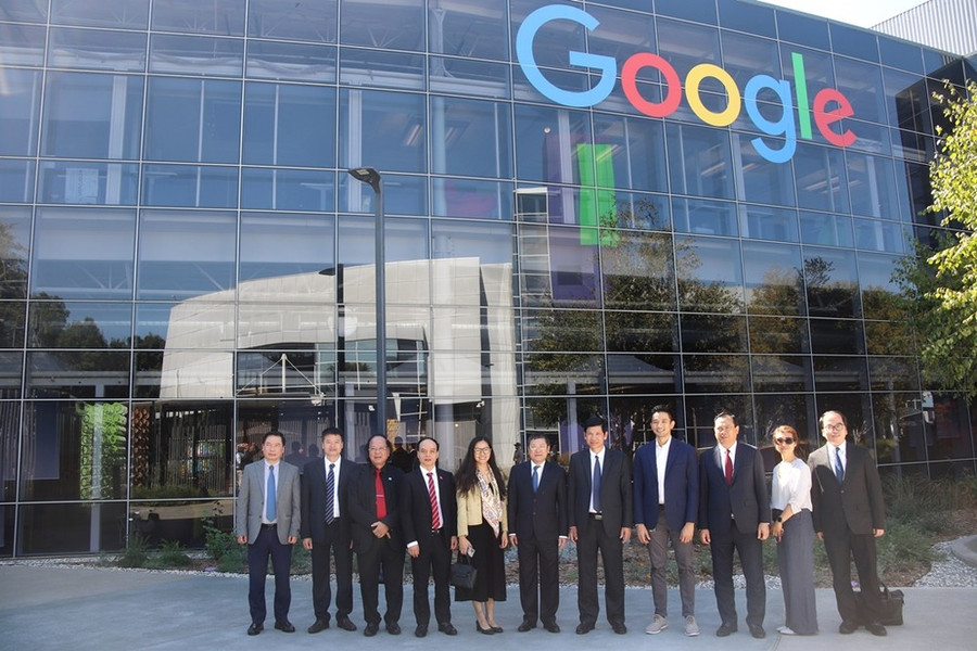 Đoàn công tác của Bộ Văn hóa, Thể thao và Du lịch làm việc với Tập đoàn Google - một trong những tập đoàn có giá trị nhất trên thế giới. (Ảnh: Bộ Văn hóa, Thể thao và Du lịch) Đoàn công tác của Bộ Văn hóa, Thể thao và Du lịch làm việc với Tập đoàn Google - một trong những tập đoàn có giá trị nhất trên thế giới. (Ảnh: Bộ Văn hóa, Thể thao và Du lịch)