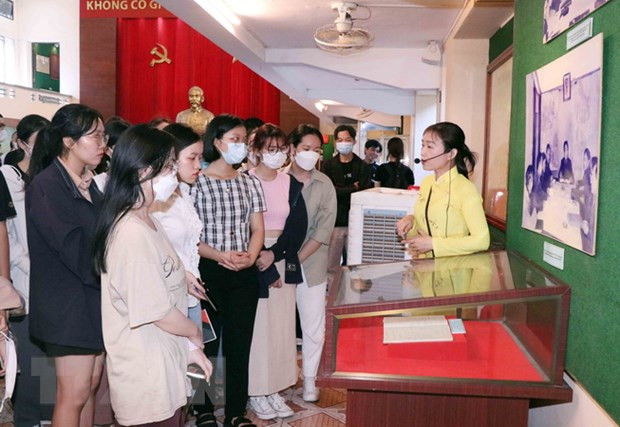 Khách tham quan Bảo tàng Chiến dịch Hồ Chí Minh. (Ảnh: Xuân Khu/TTXVN) Khách tham quan Bảo tàng Chiến dịch Hồ Chí Minh. (Ảnh: Xuân Khu/TTXVN)