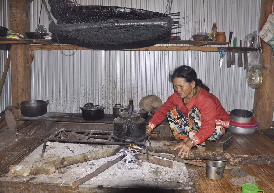 Đơn sơ gác bếp nhà sàn. Ảnh: N.P Đơn sơ gác bếp nhà sàn. Ảnh: N.P