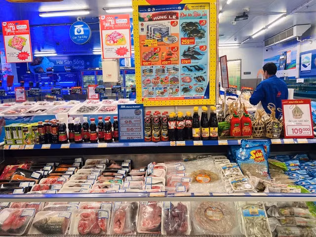 Hàng hóa tại siêu thị MM Mega Market ở Hải Phòng được châm đầy, bảo đảm đủ phục vụ nhu cầu mua sắm của người dân
