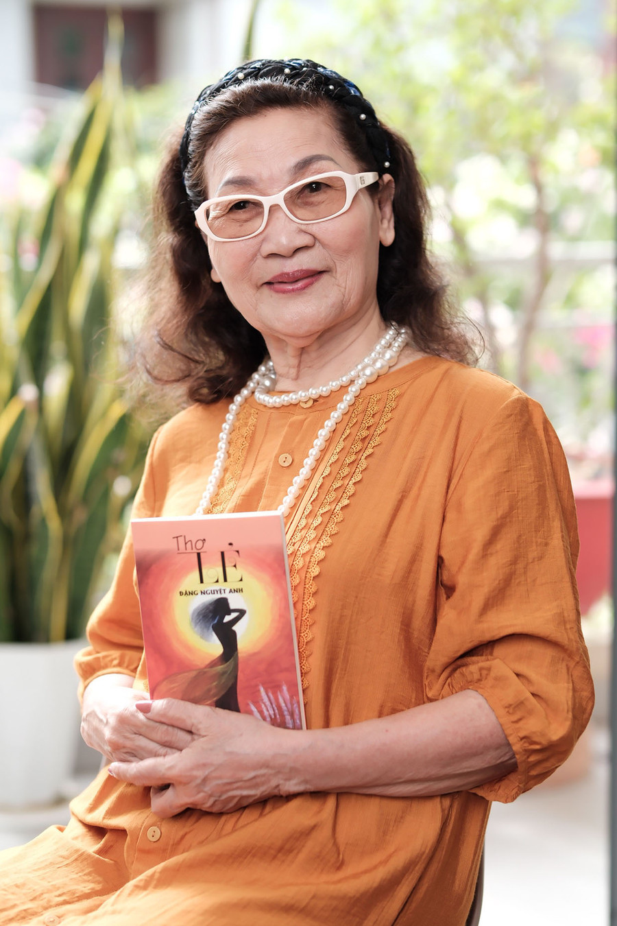 Nhà thơ Đặng Nguyệt Anh. Nhà thơ Đặng Nguyệt Anh.