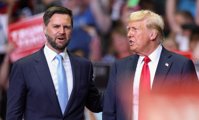 Ông Trump và ứng viên phó tổng thống J.D. Vance. (Ảnh: Reuters) Ông Trump và ứng viên phó tổng thống J.D. Vance. (Ảnh: Reuters)