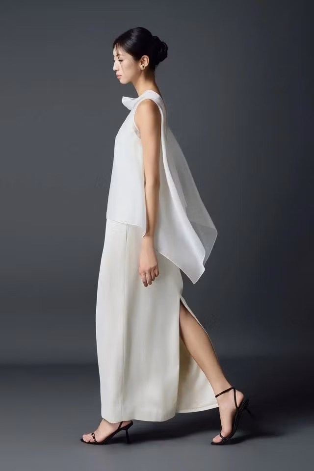 Bản phối xếp lớp nhẹ nhàng, lãng mạn và cực kỳ hiệu quả trong việc che khuyết điểm cơ thể. ẢNH: LYP