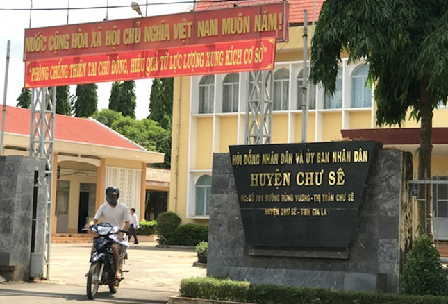 Trụ sở UBND huyện Chư Sê, nơi ông Linh từng làm việc Trụ sở UBND huyện Chư Sê, nơi ông Linh từng làm việc