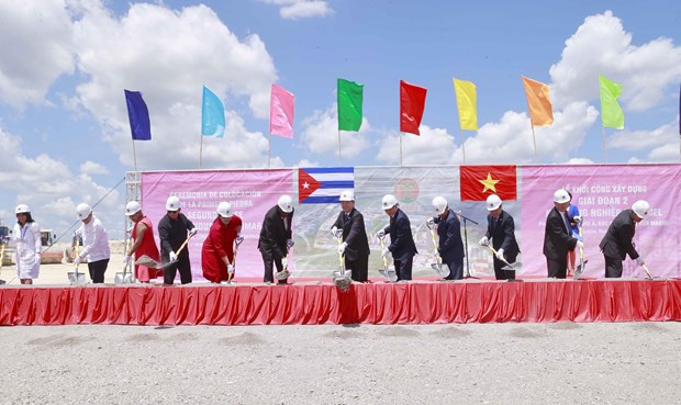 Chủ tịch Quốc hội Vương Đình Huệ và Chủ tịch Quốc hội Cuba Esteban Lazo Hernandez khởi công giai đoạn II, Khu công nghiệp Vimariel của công ty Viglacera. (Ảnh: Doãn Tấn/TTXVN) Chủ tịch Quốc hội Vương Đình Huệ và Chủ tịch Quốc hội Cuba Esteban Lazo Hernandez khởi công giai đoạn II, Khu công nghiệp Vimariel của công ty Viglacera. (Ảnh: Doãn Tấn/TTXVN)